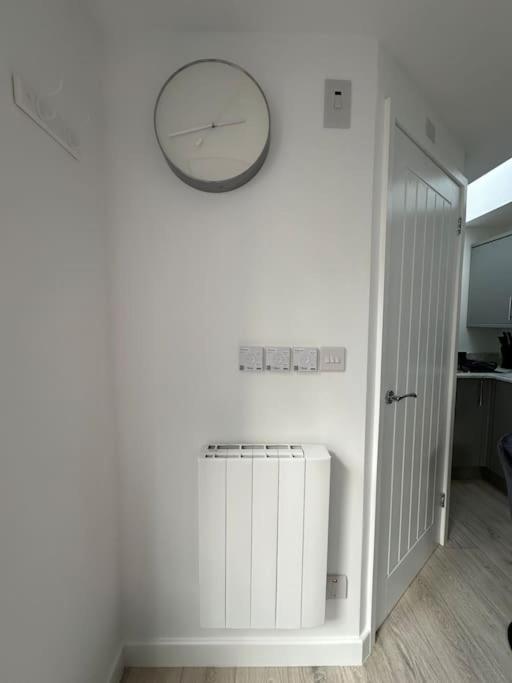 Whitsun Studio - Brand New Listing! Бристоль Екстер'єр фото